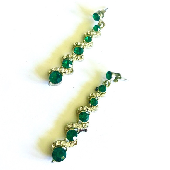 Green Drop Stone Earrings NWOT - Picture 1 of 3